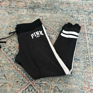 vs pink yoga leggings